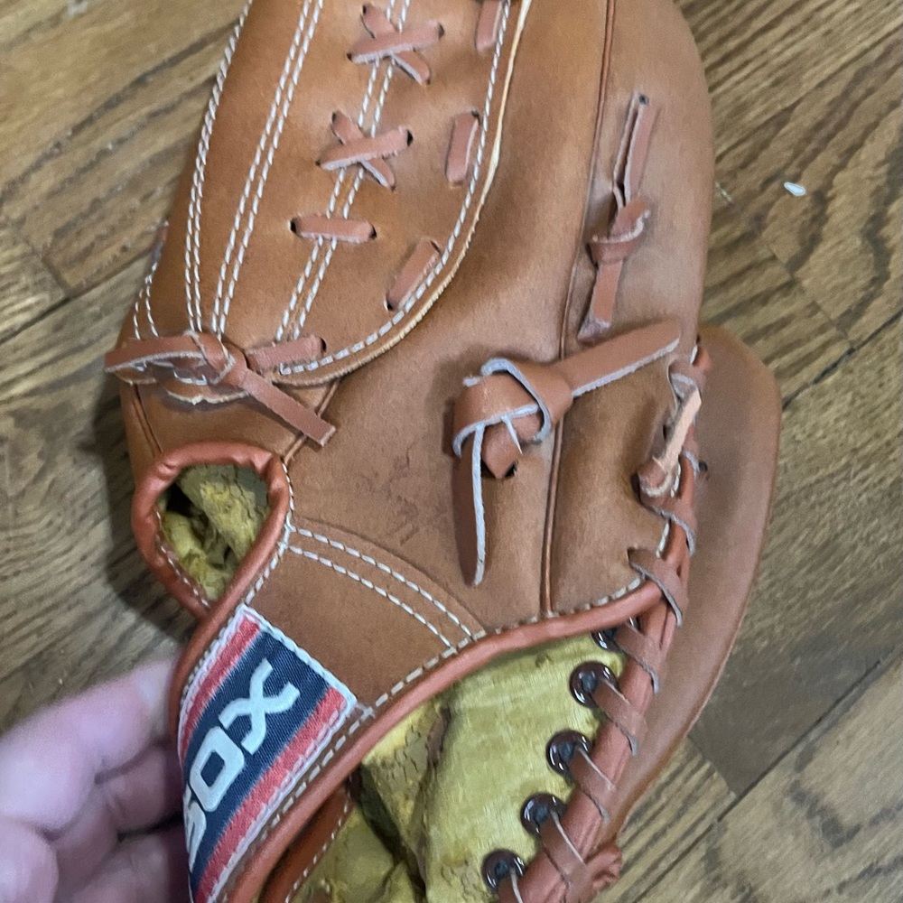 VINTAGE KOOL-AID BASEBALL GLOVE WHITE SOX ROUGH AND RARE - Picture 3 of 9